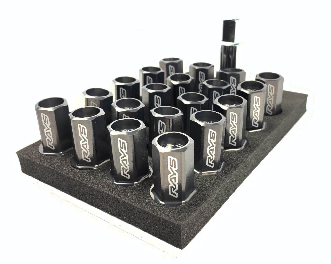 Long shop lug nuts